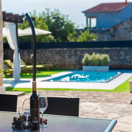 Holiday Home Marcela With Pool Pridraga Bagian luar foto